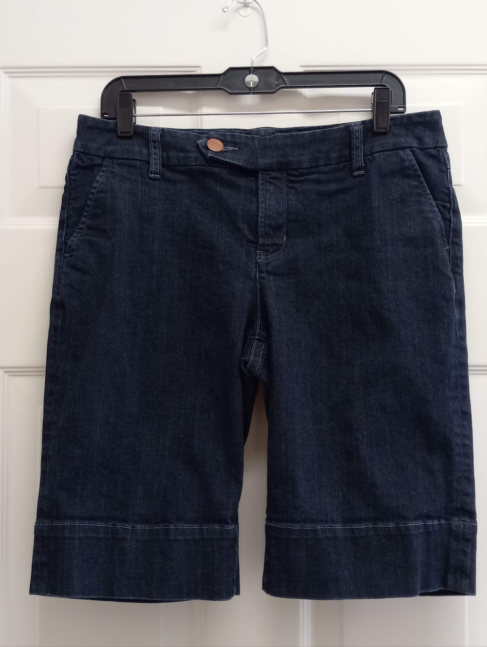 CAbi Lou Bermuda Shorts 891 Dark Wash Flap Pockets 12" Inseam Size 10 Preppy